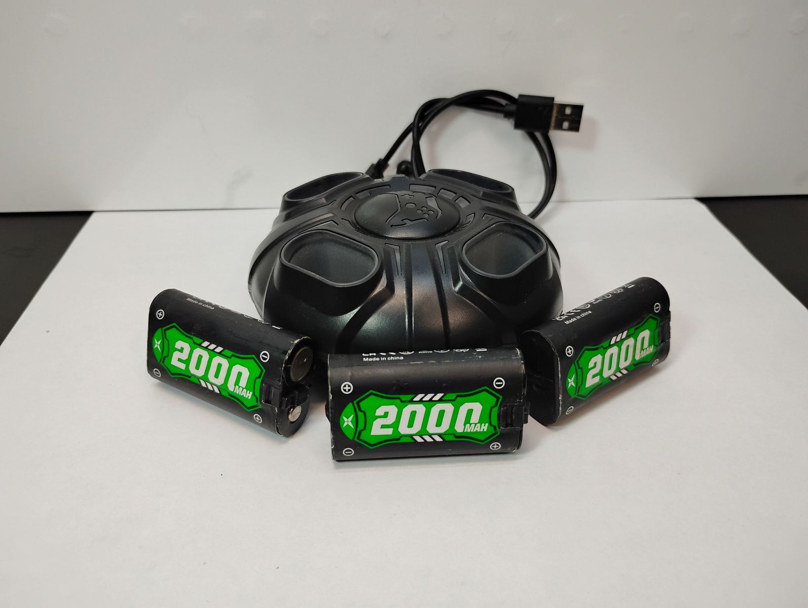 XBOX Controller Batteries and Charging Stand