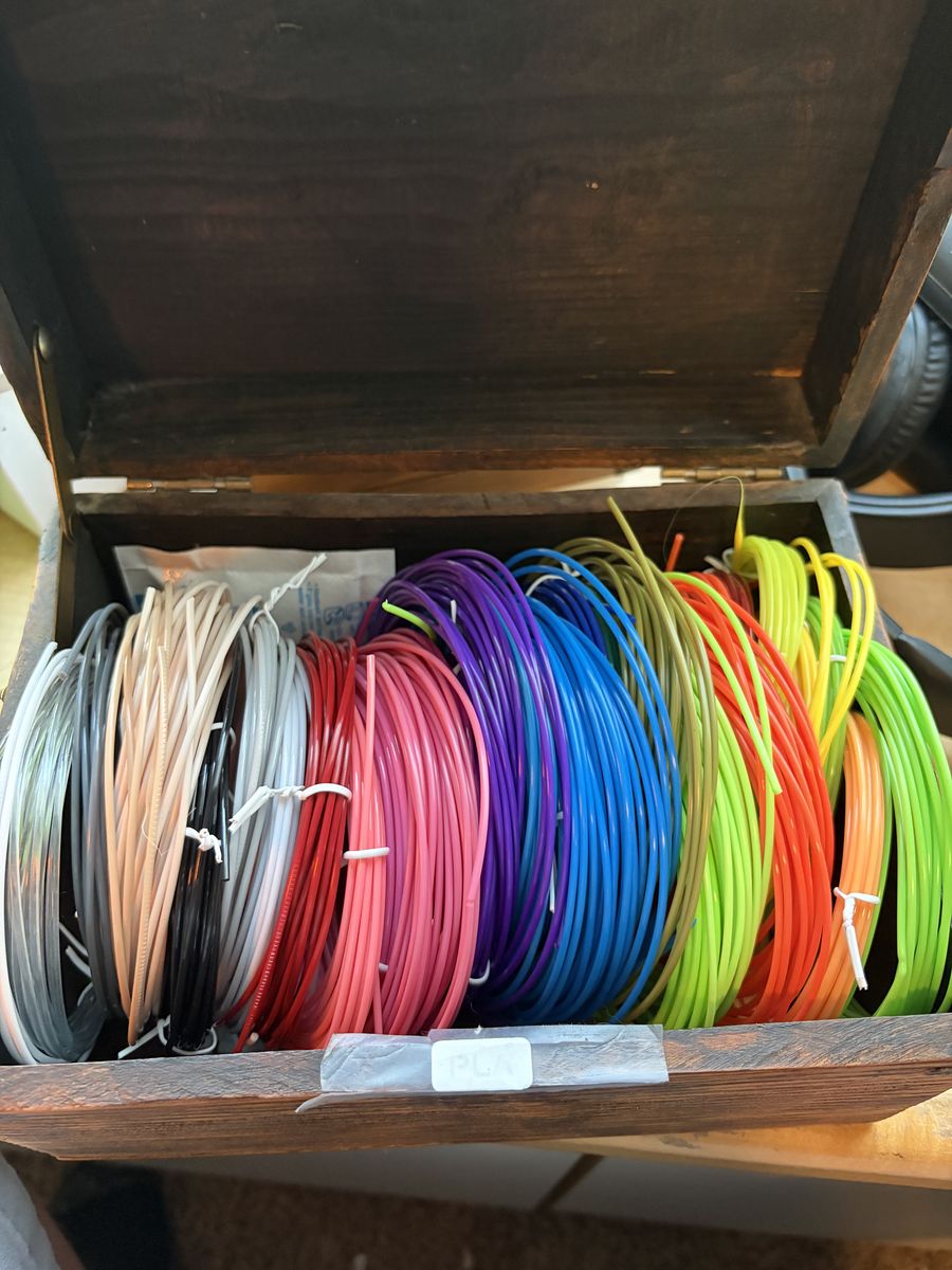 Tons of PLA 3D pen filament!! Plus 3D pen