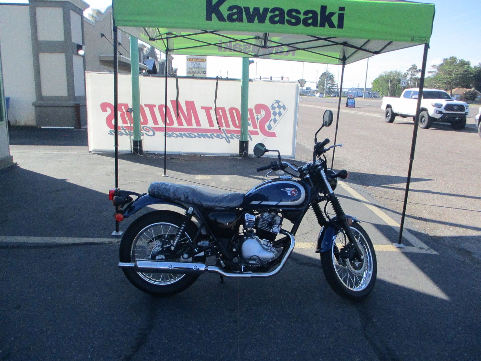 NEW 2025 W230 Beautiful fun commuter NEW / Financing Available OAC