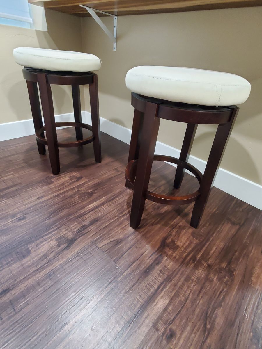 2 Bar Stools