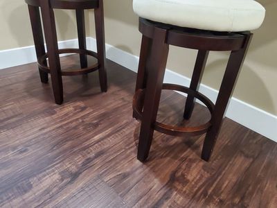 2 Bar Stools