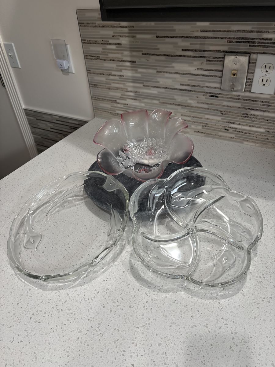 3 piece Mikasa serving bowl/platters