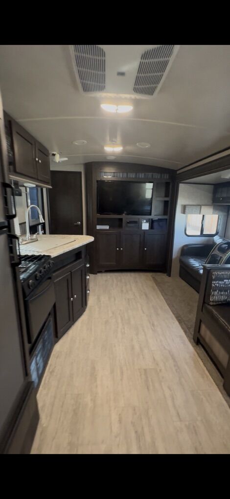 2018 Cruiser RV Shadow Cruiser Lite