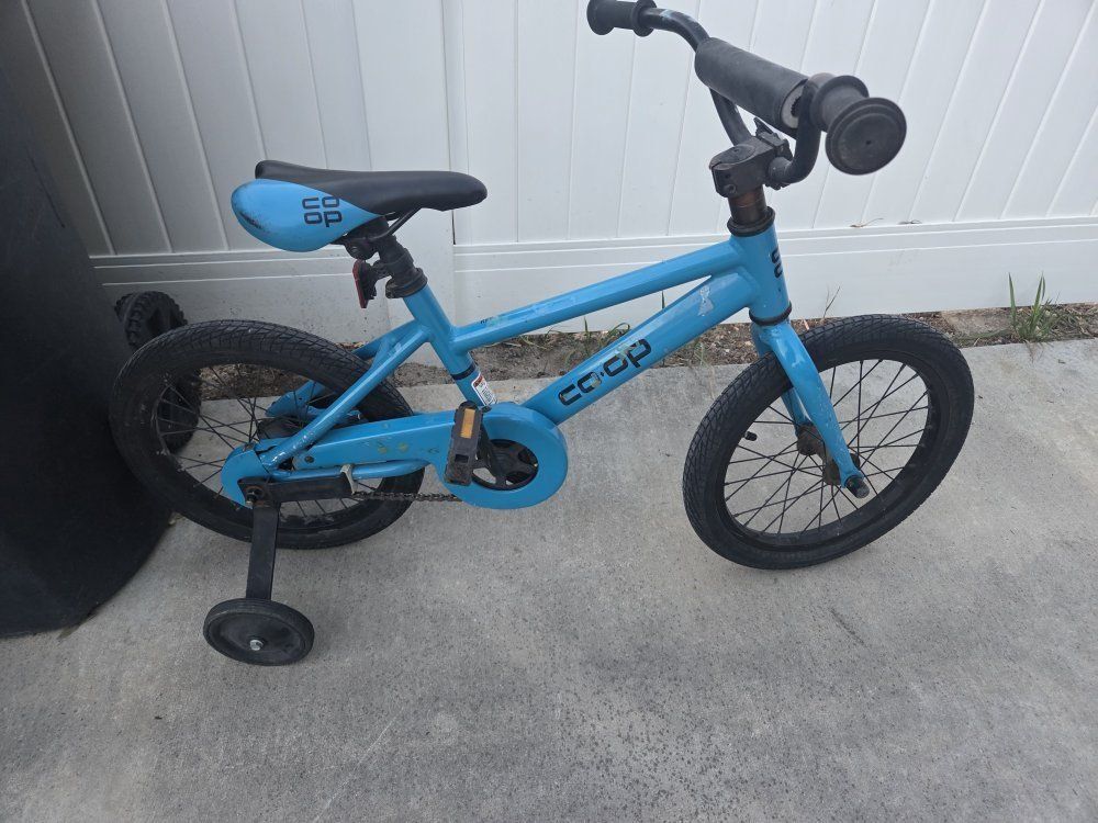 Co-op Cycles REV 16 Kids' Bike W/Training Wheels