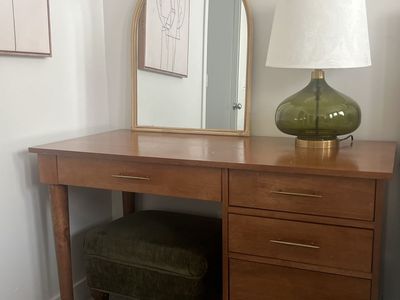 4 drawer desk/vanity