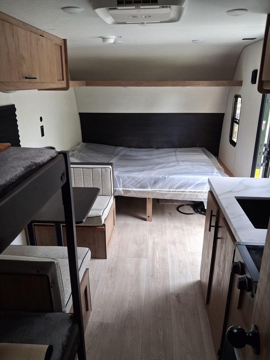 Main image 6