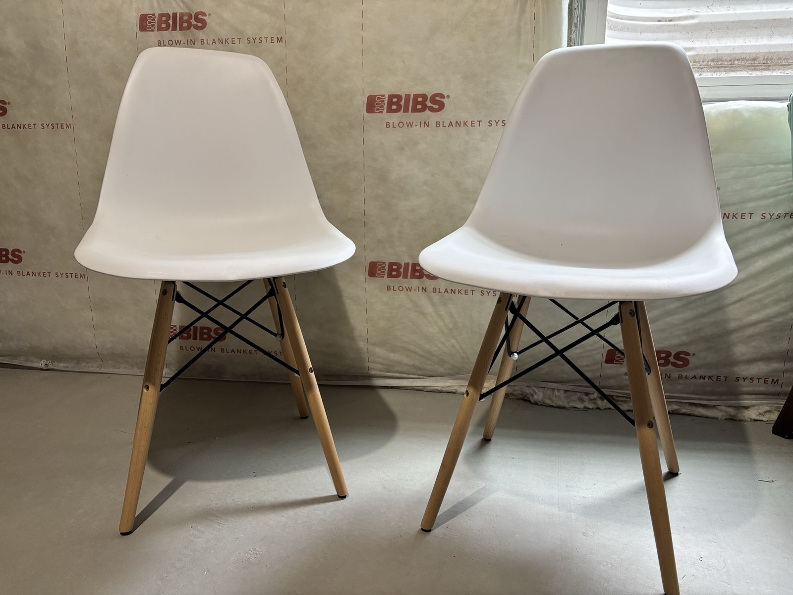 Set of 2 Mid-Century Modern White Molded Plastic Dining Chairs with Wood Legs