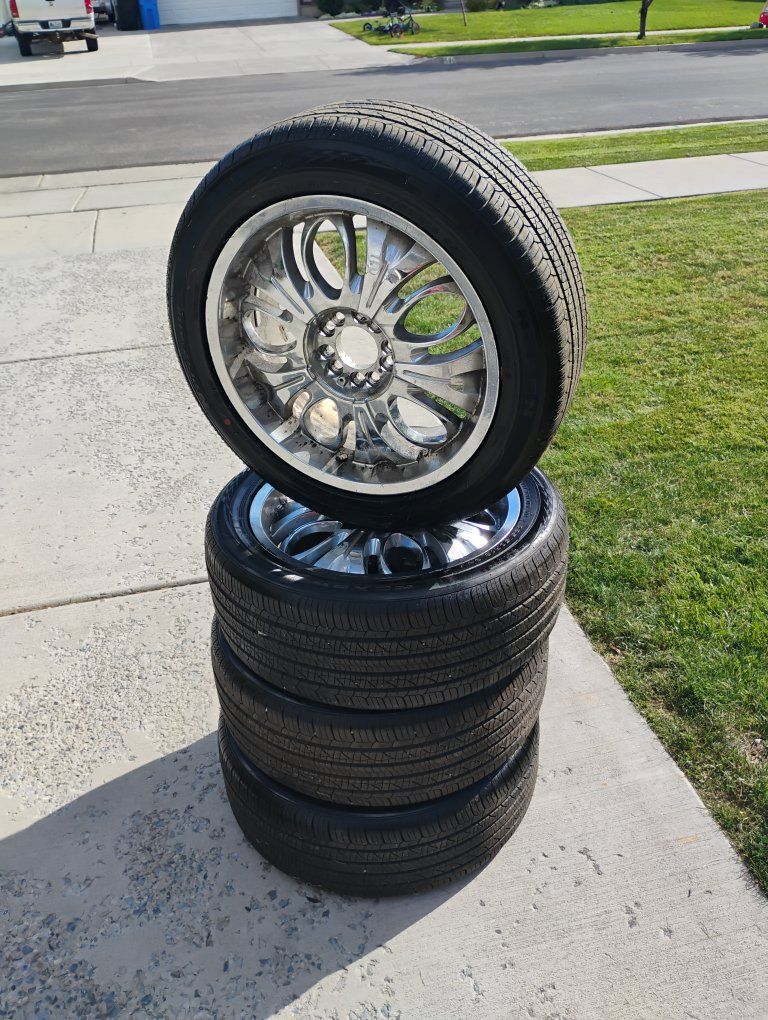 (4)Nexen N Priz AH8 All Season Tire 225/50R18 95V on Universal chrome rims