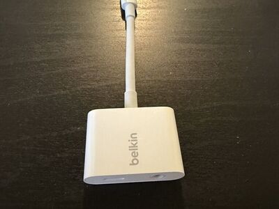 Belkin Lightning to 3.5mm + Audio Charger Splitter