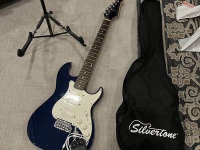 Silvertone Electric Guitar Package with Fender Stand, Gig Bag