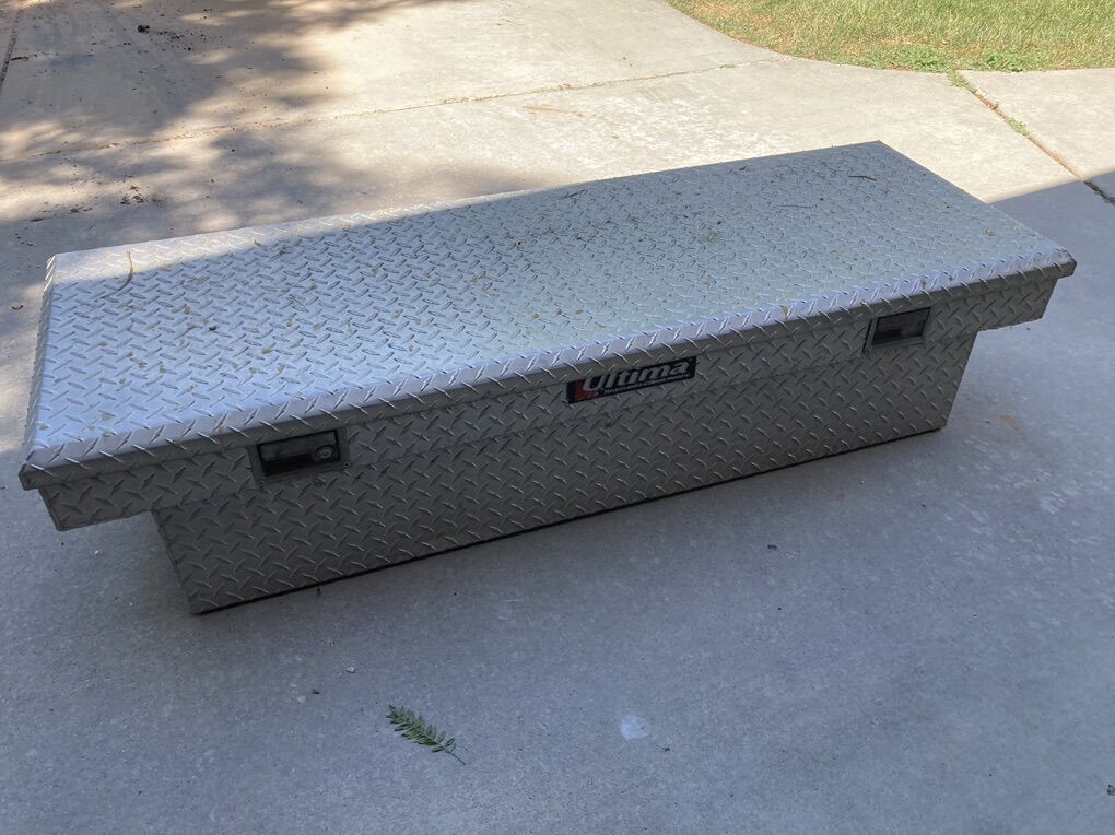 Truck Bed Toolbox W/ Working Key