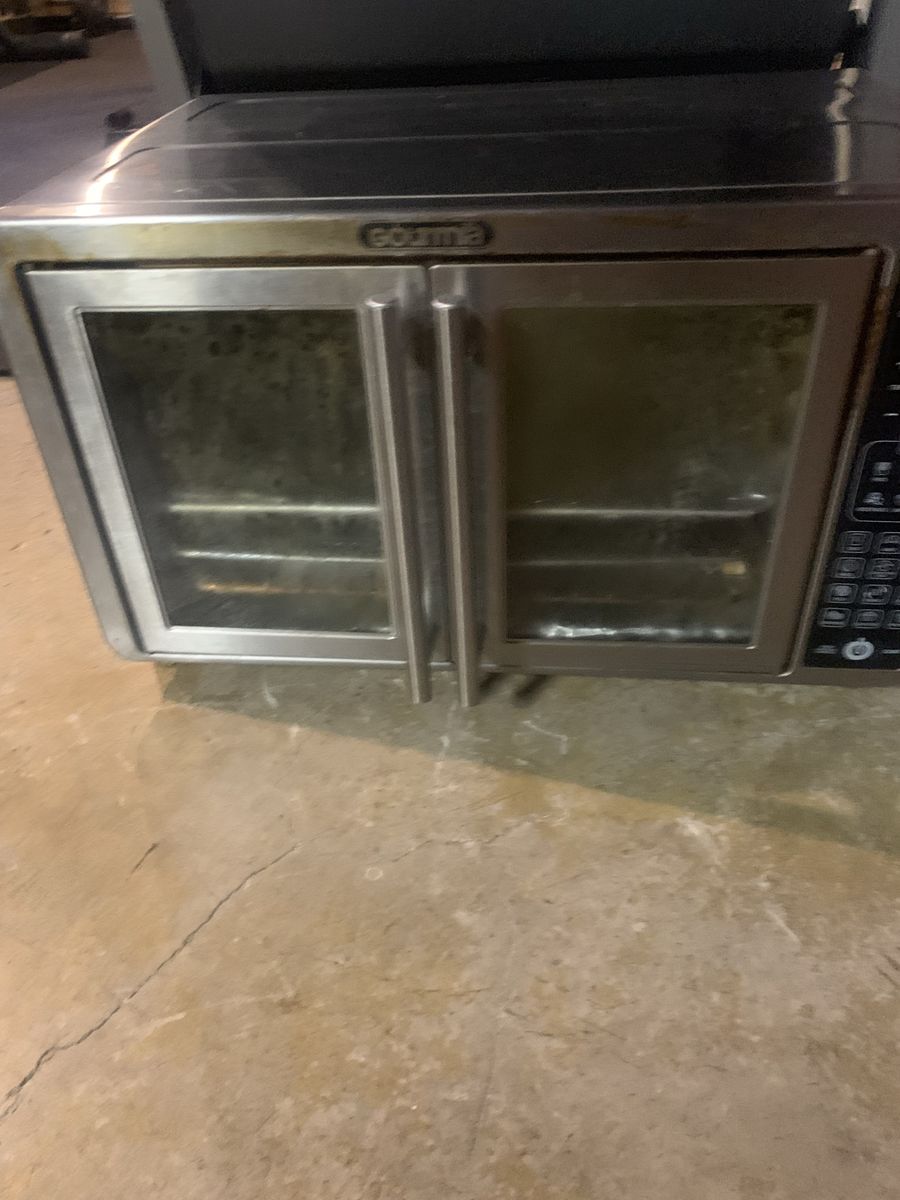 Gourmia toaster oven/ Air fryer