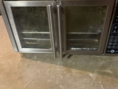 Gourmia toaster oven/ Air fryer