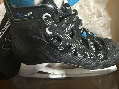 Hockey skates