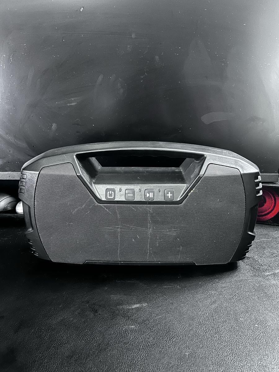 Loud waterproof Portable Bluetooth Speaker with USB & AUX Input in black