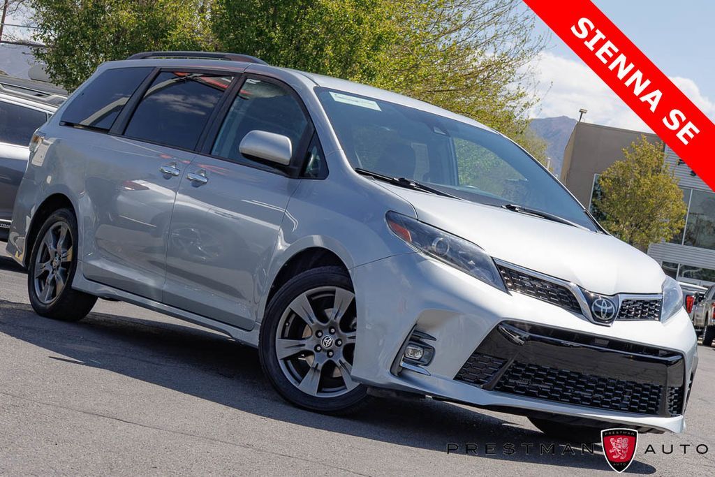2020 TOYOTA SIENNA SE 8-Passenger
