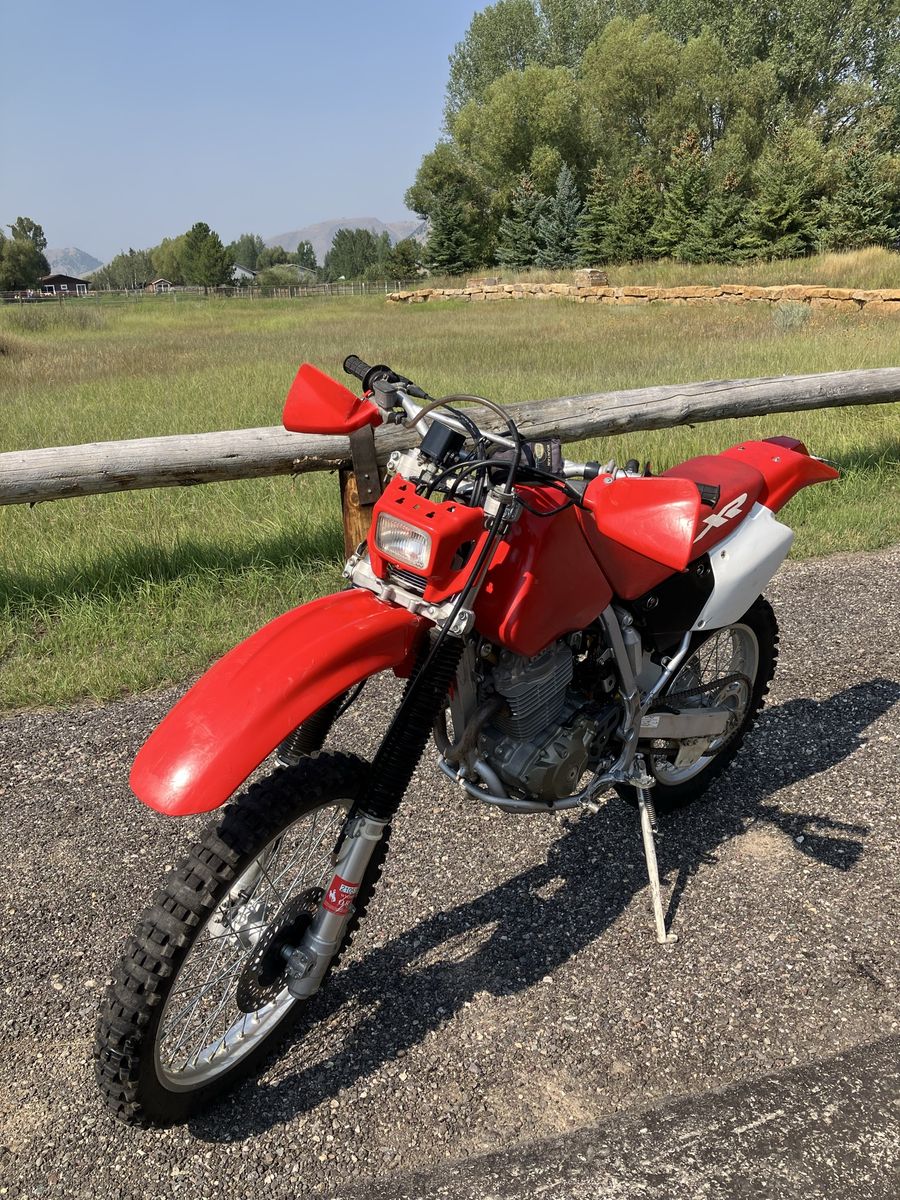 2001 Honda XR Series Off-Road Dirt Bike - Red/White. 