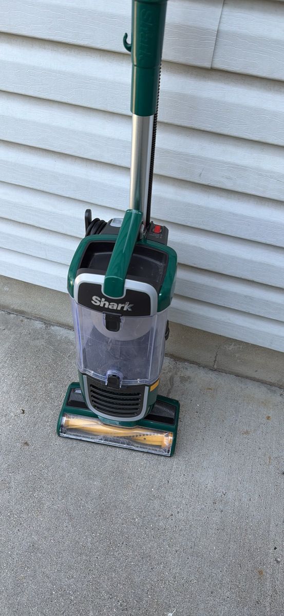 Shark Navigator Lift-Away NV350 Upright Vacuum Cleaner Green Bagless