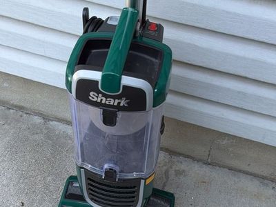 Shark Navigator Lift-Away NV350 Upright Vacuum Cleaner Green Bagless