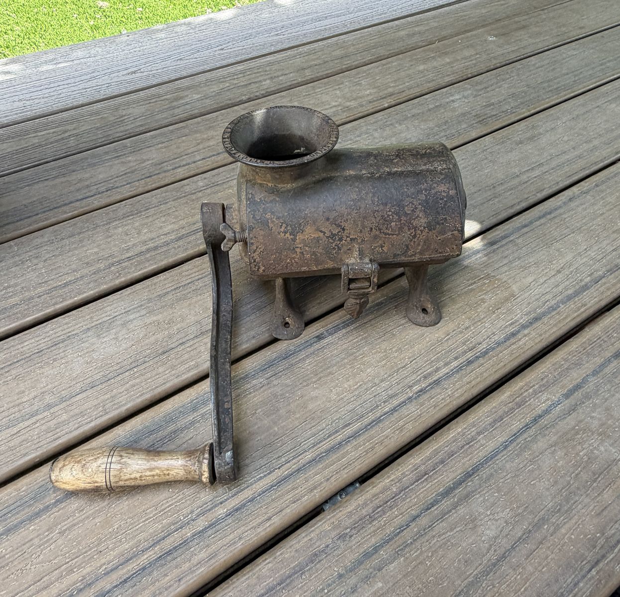 Cast iron vintage tobacco chopper/shredder
