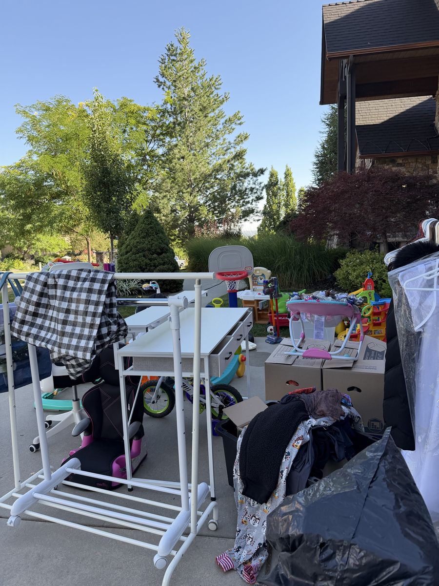 Huge 4 family yard sale 4191 n 250 w pleasant view 7-12