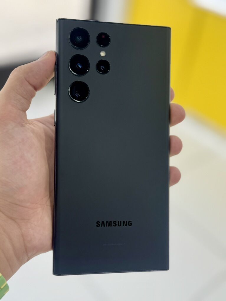 Samsung Galaxy S22 Ultra, 512 GB - Unlocked