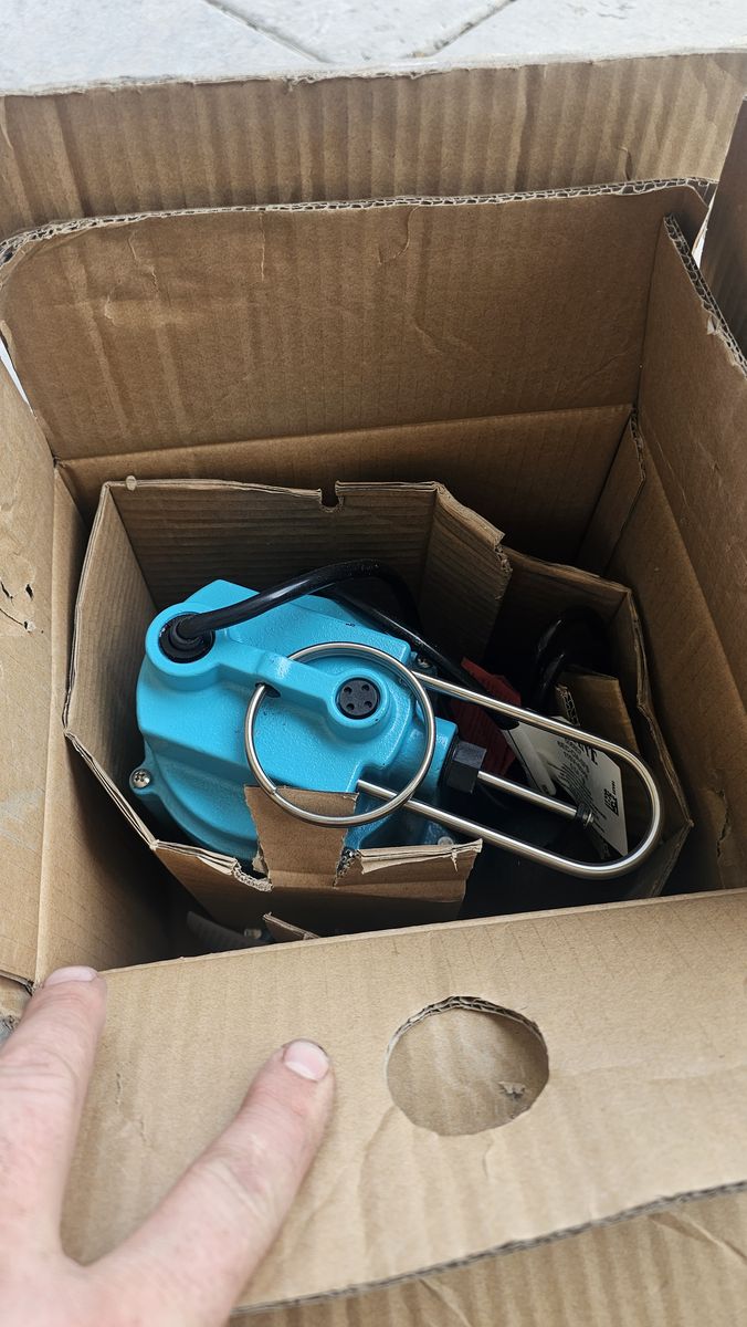 Little giant sump pump new in box