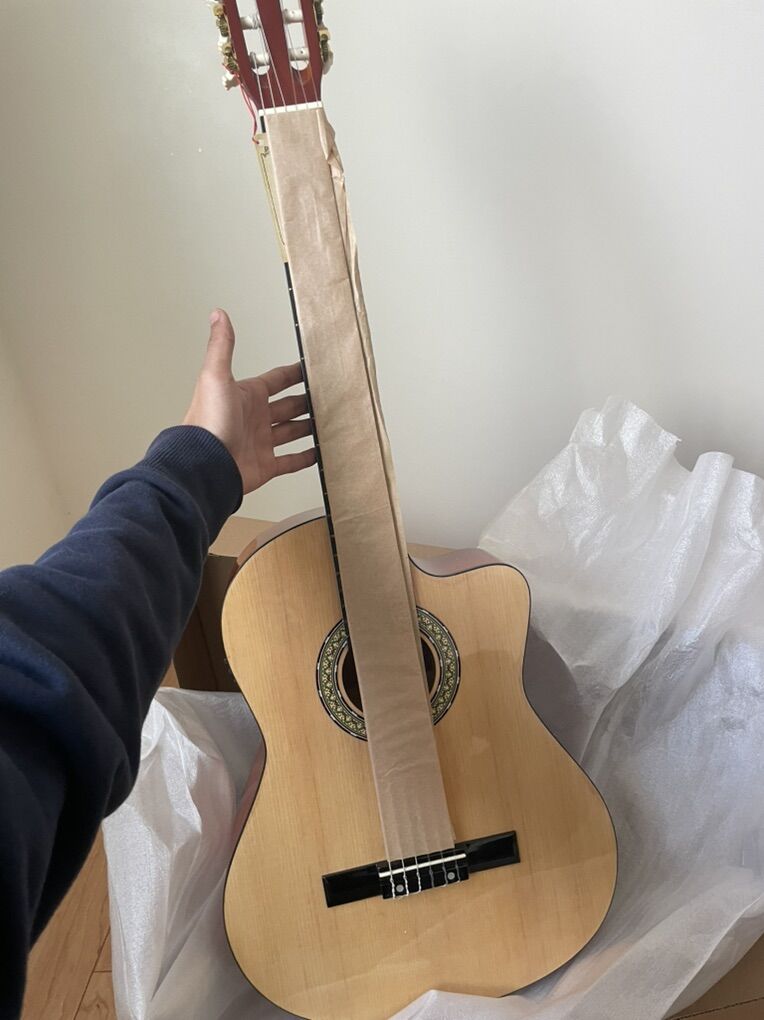 Toledo Primera Cutaway Acoustic Guitar EO62E