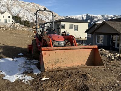 Kubota B2301 Compact Tractor – Forks & Box