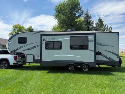 2016 Crossroads Rezerve 27BH Fifth Wheel Camper