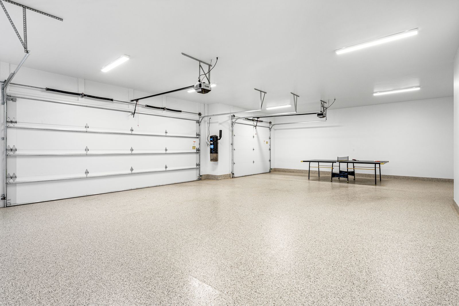 Main image 44