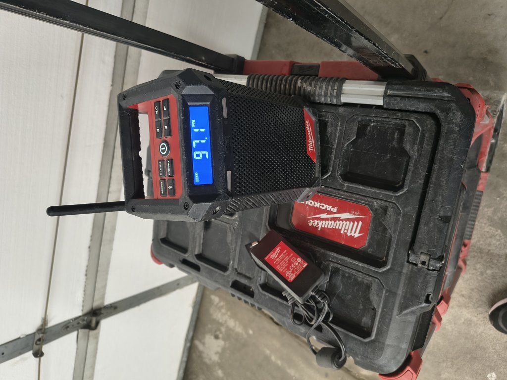 Milwaukee M12 jobsite  radio