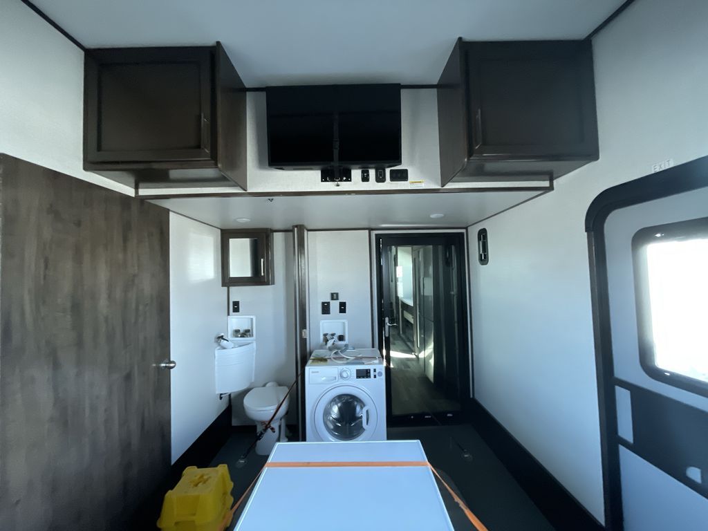 Main image 32