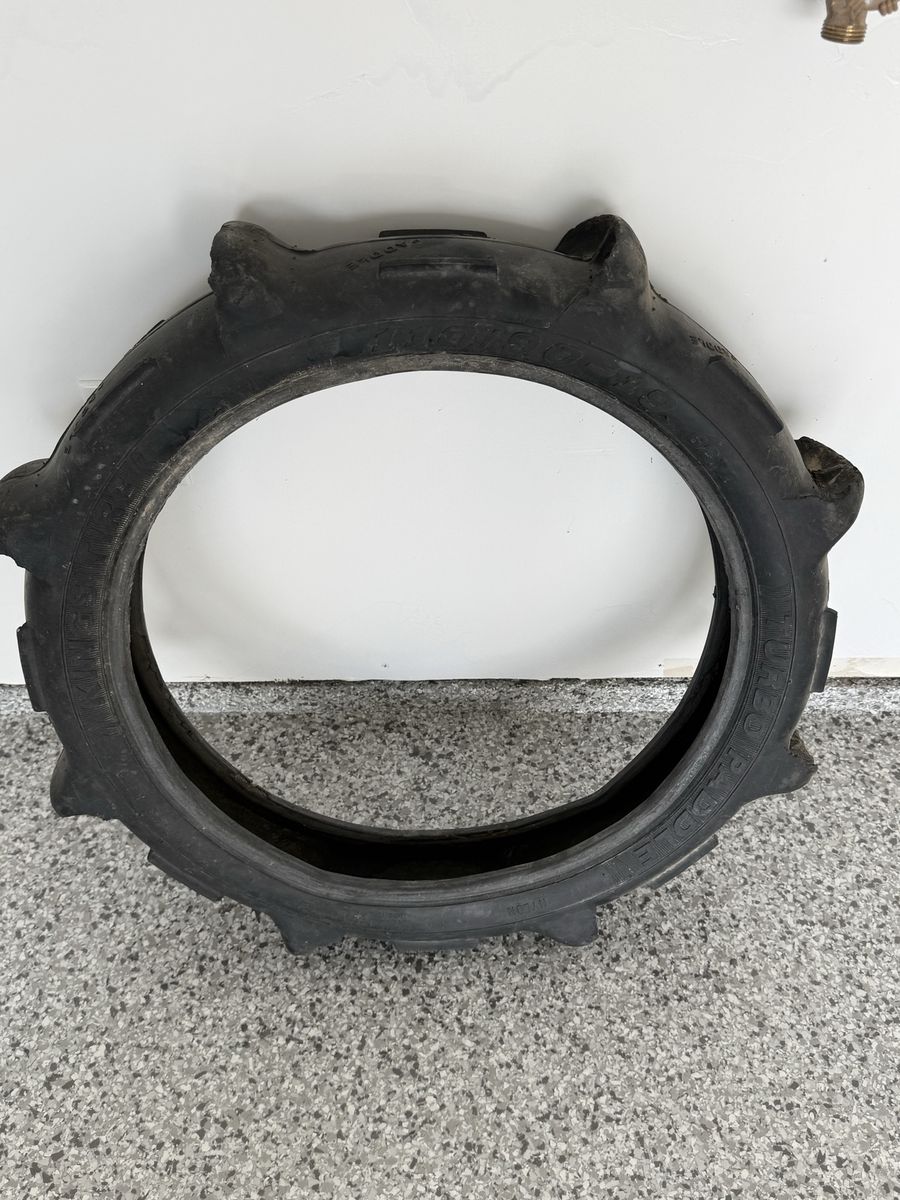 Paddle tire