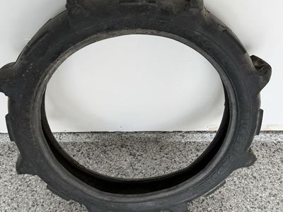 Paddle tire