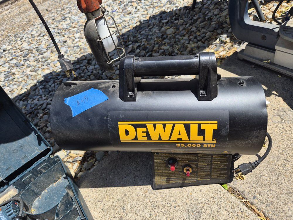 DeWalt DXH35C Propane Forced Air Heater - 35,000 BTU - Portable Worksite Heater