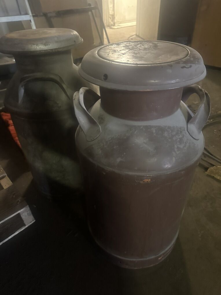 Antique Milk, Cans (steel)