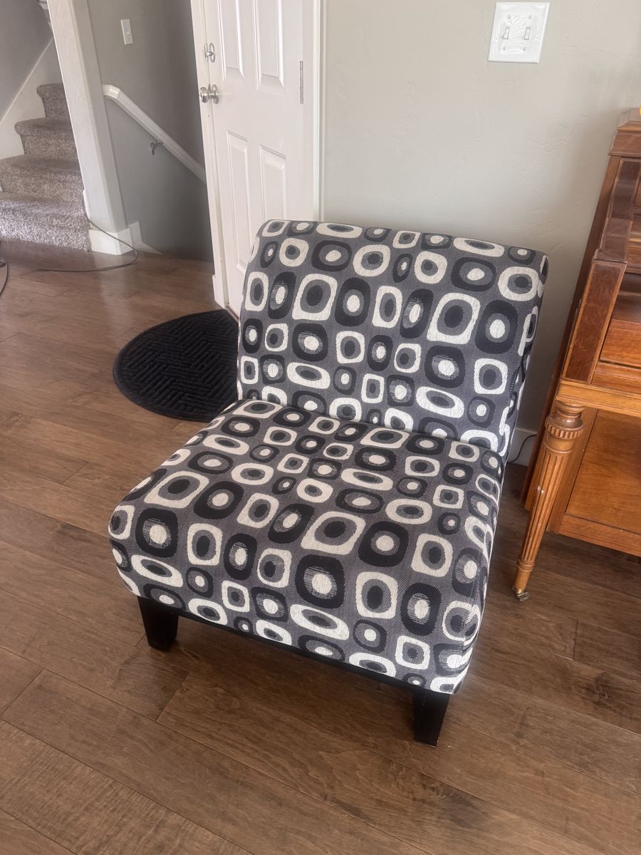 Accent chair