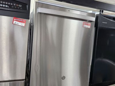 GE Stainless Steel Built-In Dishwasher - W-Warranty