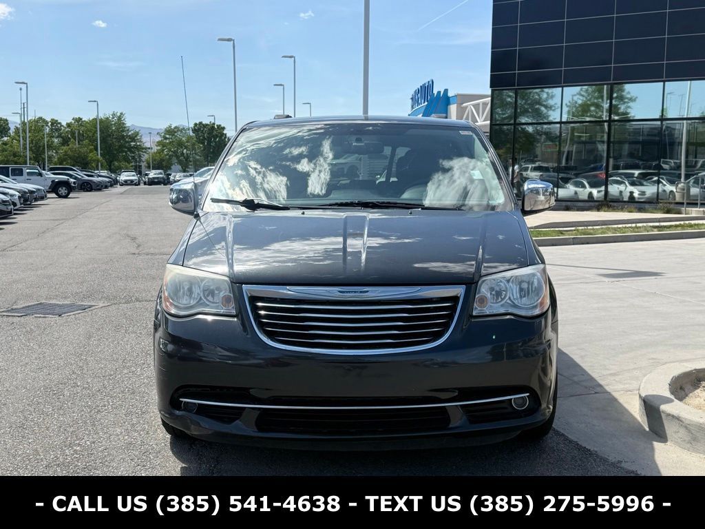 2012 Chrysler Town and Country Touring-L