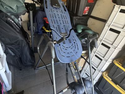 Teeter FitSpine EP-560 Inversion Table with ComforTrak Decompression Surface