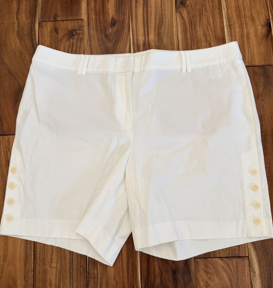 New Women Size 18 Talbots White Shorts