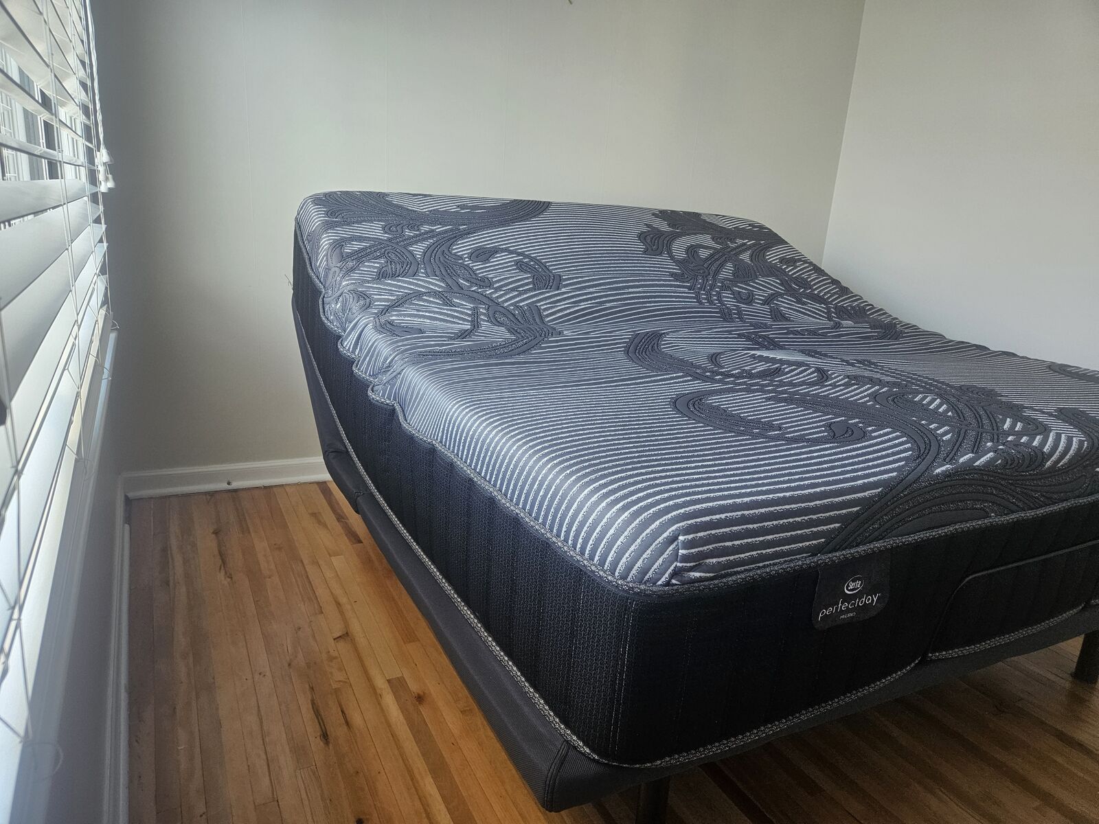 King size adjustable bed