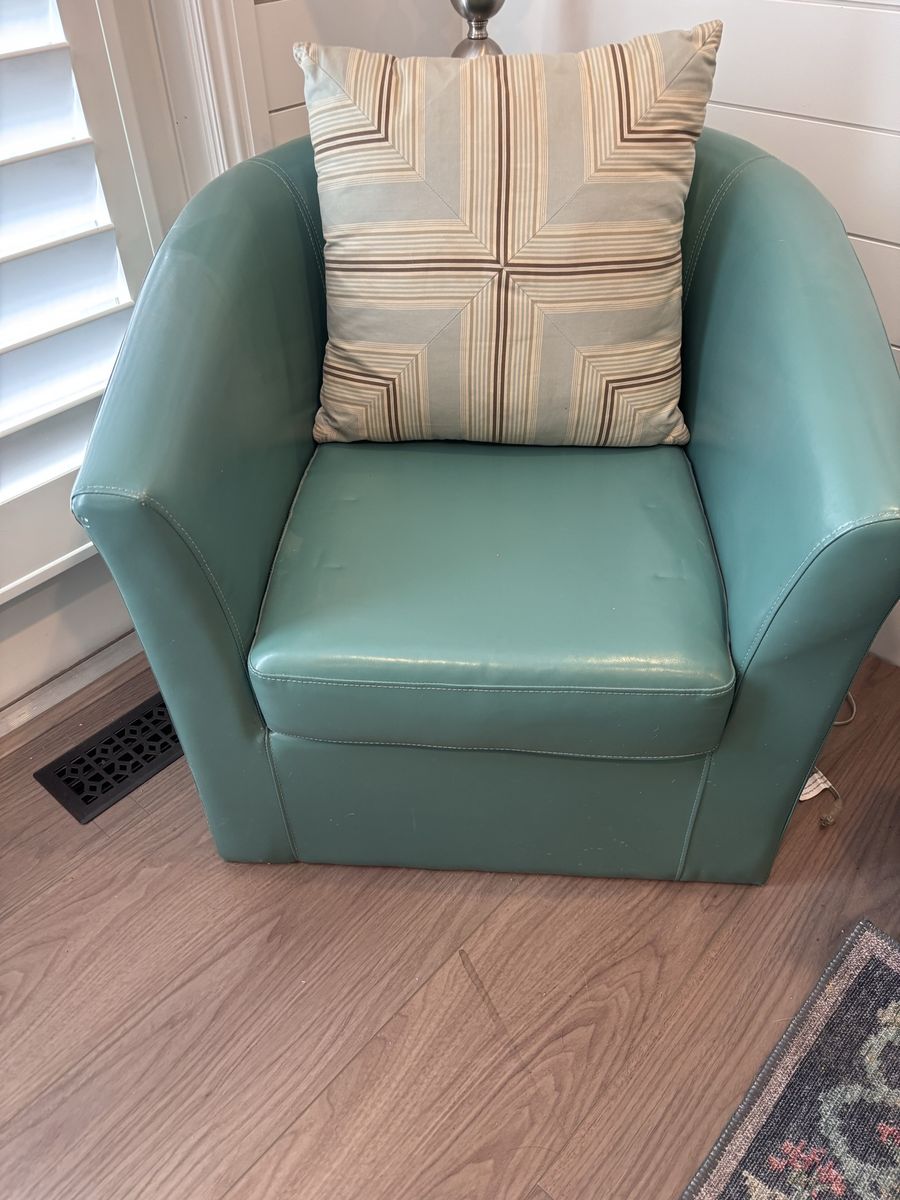 Cute Accent Chair For Living Room, Bedroom, Reading Nook etc. Great Color!