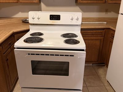 Frigidaire Electric Range white Stove Oven