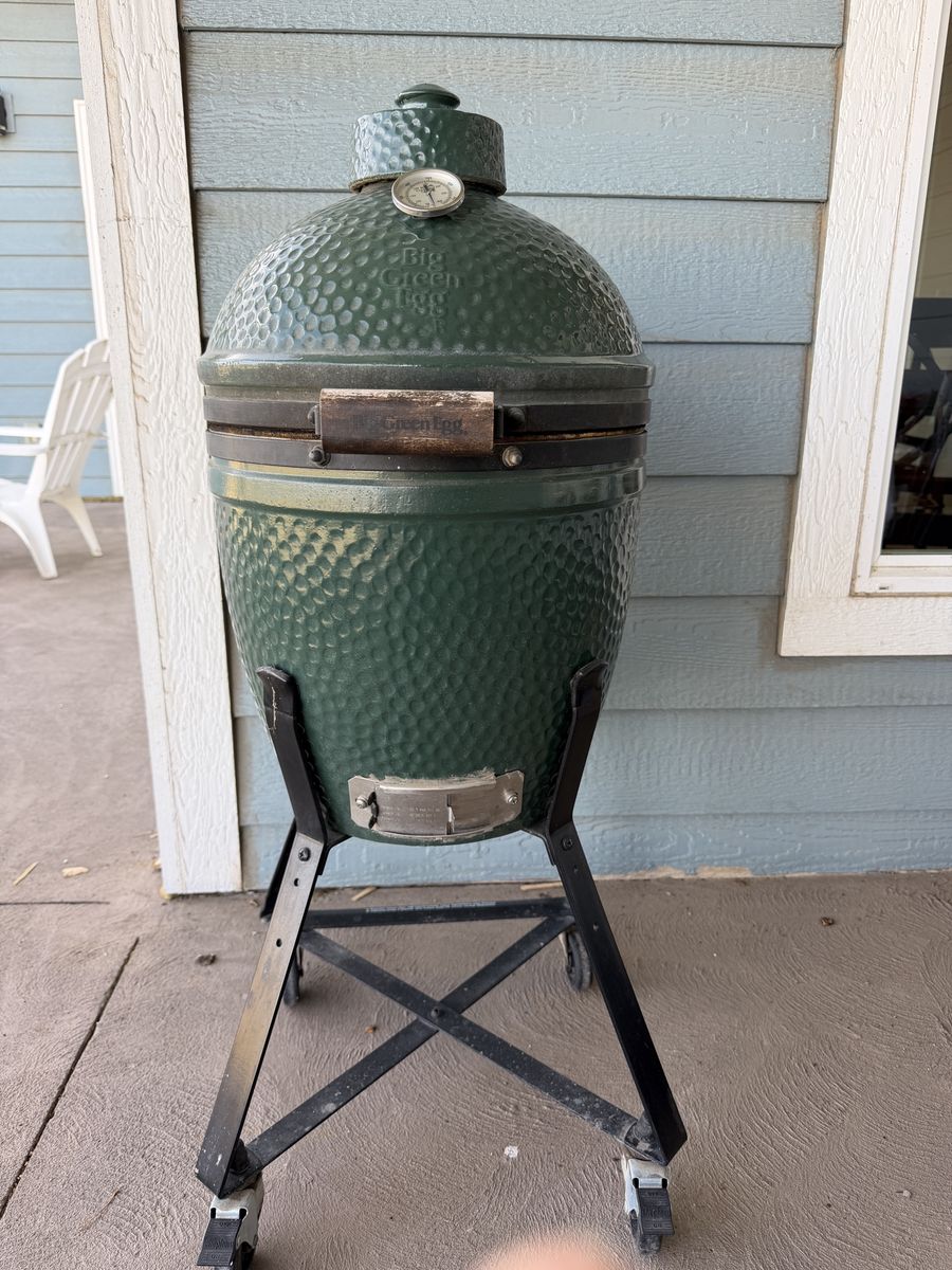 Big green egg size small.