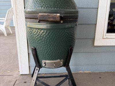 Big green egg size small.