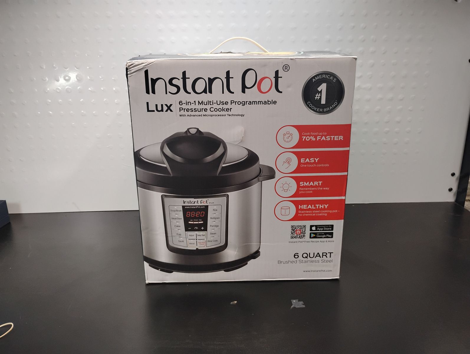 Insta Pot LUX Programable Pressure Cooker