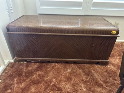 Beautiful Cedar Chest VINTAGE