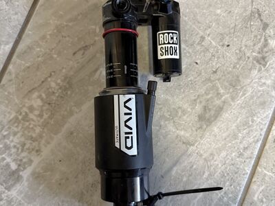2025 Rockshox Vivid Air Ultimate 205x60